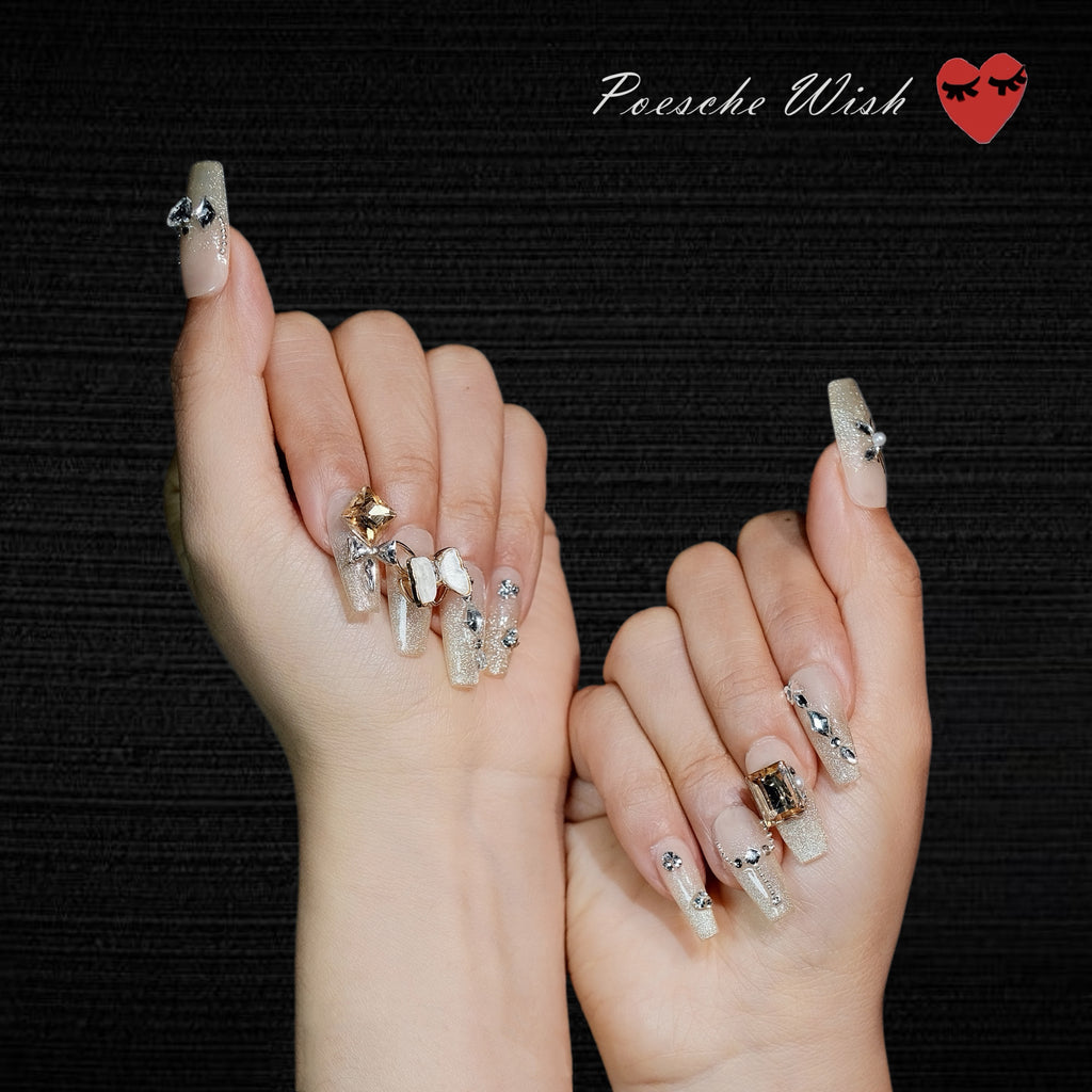 Aurora Gilded Butterfly: Nude Sparkle Press-On Nails